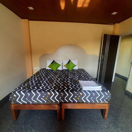 Daisey Dee Homestay Madikeri Extérieur photo
