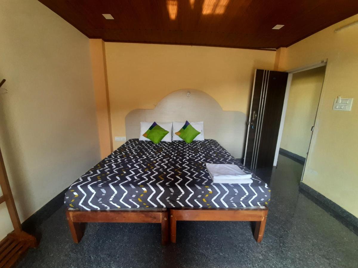 Daisey Dee Homestay Madikeri Extérieur photo